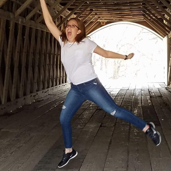 Meet your Posher, Kristen - Picture 3 of 4